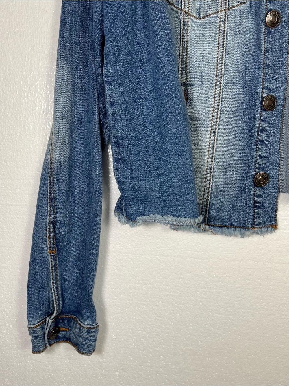 Shyanne XL Blue Denim Jean Jacket Raw Frayed Hem Western Cowgirl Distressed Crop - Picture 2 of 5